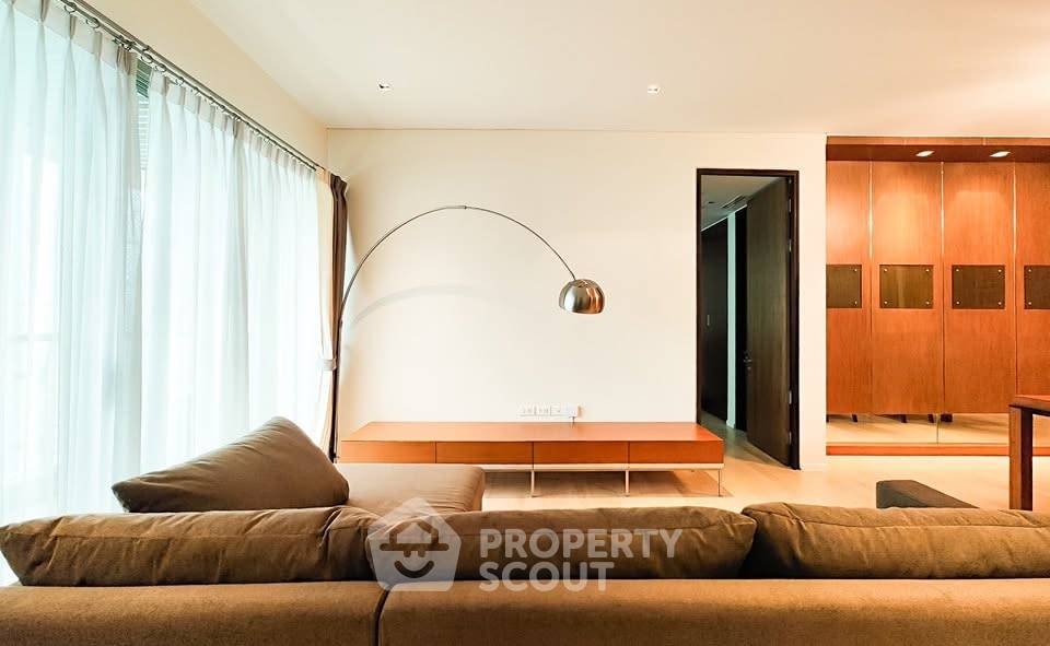 รูป คอนโด 2-ห้องนอน ที่ เดอะ เลคส์ กรุงเทพ ใกล้ BTS อโศก (ID 3295250) - รูปที่ 2/11