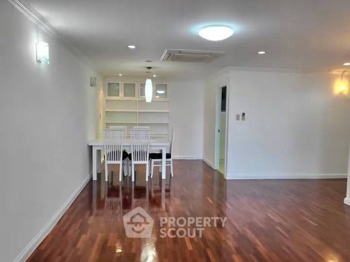 picture 3-BR Condo at Acadamia Grand Tower near BTS Phrom Phong (ID 3262290) - 4/15