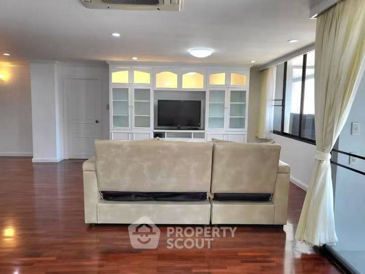 picture 3-BR Condo at Acadamia Grand Tower near BTS Phrom Phong (ID 3262290) - 3/15