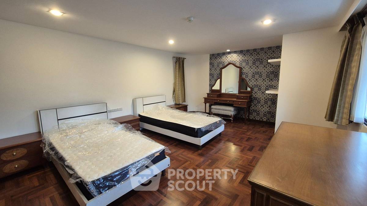 picture 306 Sqm 3-BR Windsor Tower Condominium, BTS Asoke (ID 3198426) - 8/14