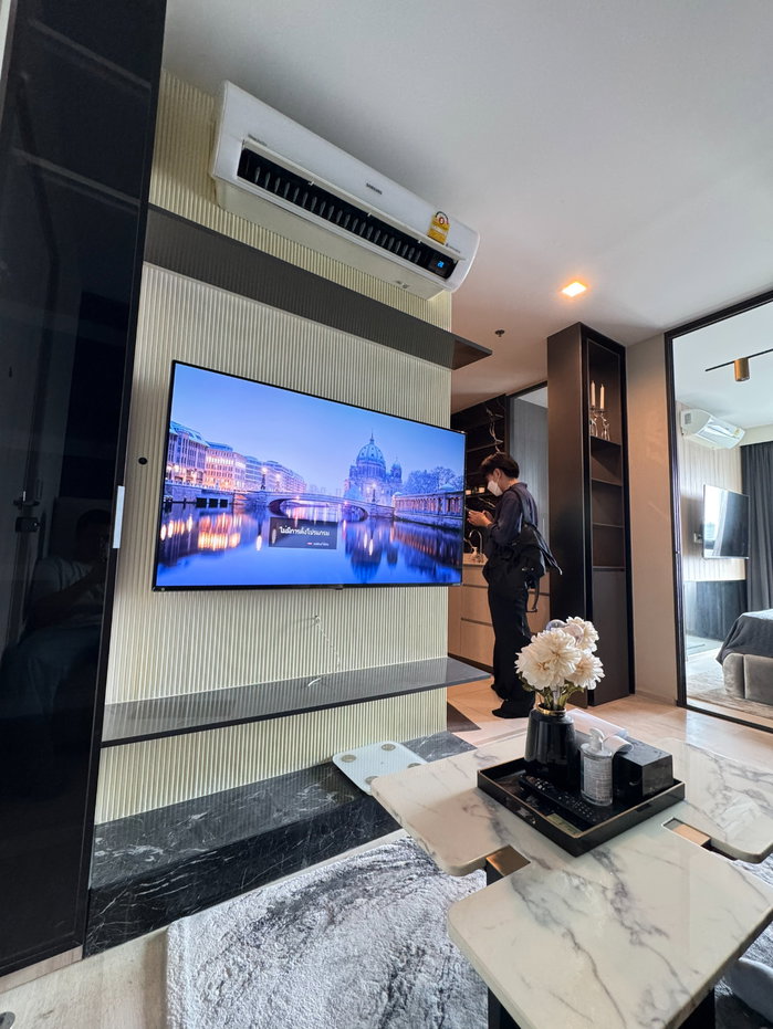 รูป ขายห้องบิ้วอินพร้อมใช้งาน วิวเซ็นทรัล เอ็มบาสซี ชั้น 41 สูงสุดติดห้องมุม ขนาด 35.11 ตร. วิวเมืองโซนเพลินจิต - รูปที่ 5/52