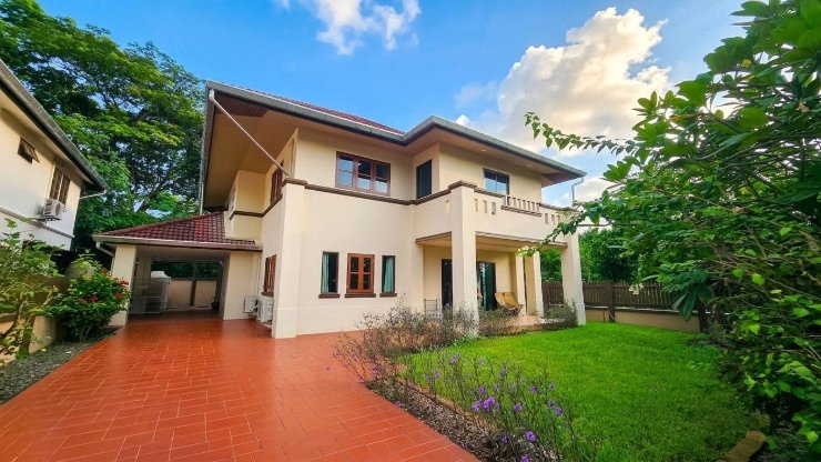 รูป 🏡 Spacious House Near Ruamchok Mall & Central Festival,NIS School. - รูปที่ 1/17
