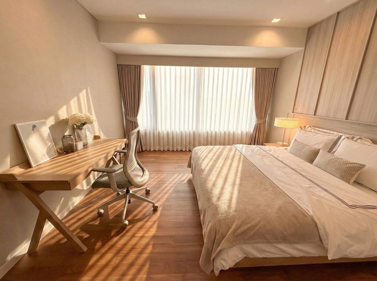 Available✅✨ Condo for Rent “Amanta Lumpini” ✨ Spacious 69.7 sq.m. garden view, fully furnished, near One Bangkok 💚 Contact LINE: @682rrwqo