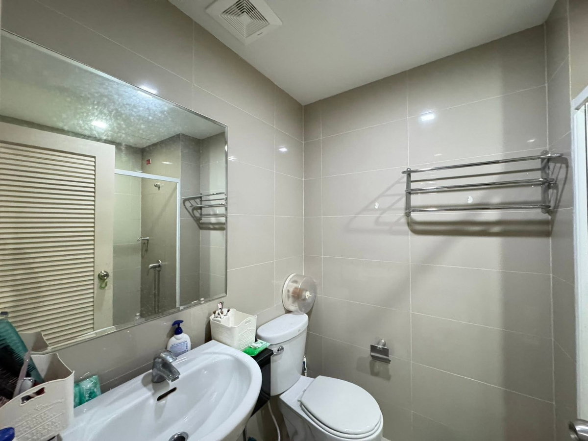 รูป ขายด่วน Airlink Residence (แอร์ลิงค์ เรสซิเดนซ์) อาคาร 5 ชั้น 4 ห้องสวย ใกล้แอร์พอร์ตลิงก์ลาดกระบัง - รูปที่ 4/4
