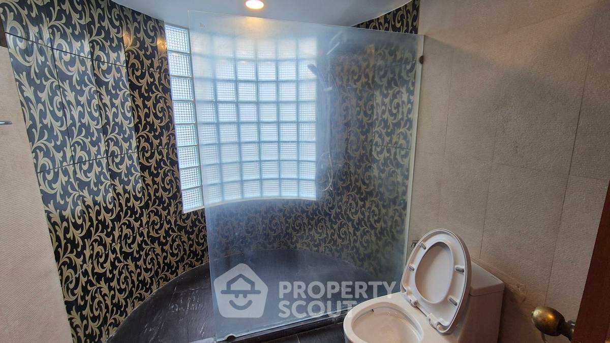 picture 306 Sqm 3-BR Windsor Tower Condominium, BTS Asoke (ID 3198426) - 12/14
