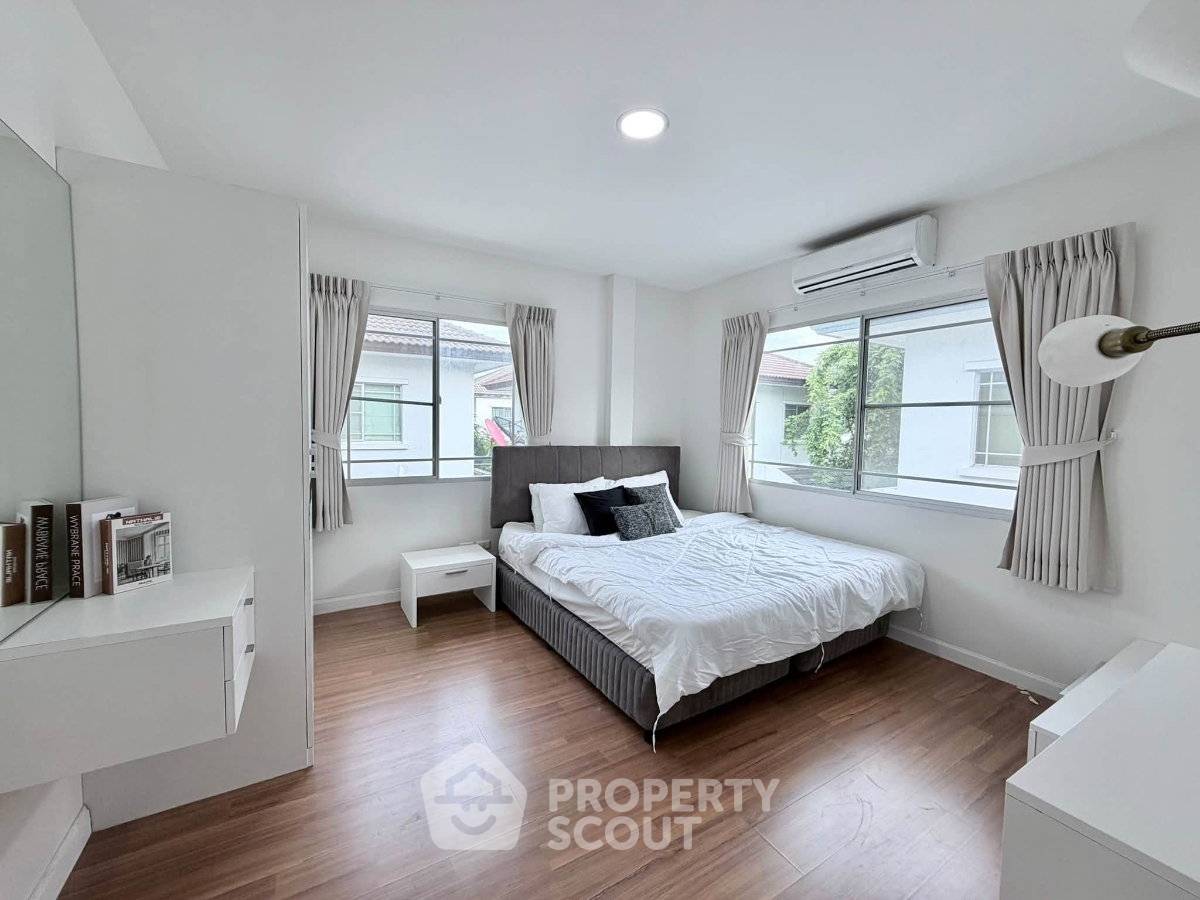 picture Spacious 4-BR House, Manthana Onnut-Wongwan 2, Prawet (ID 3296283) - 9/22