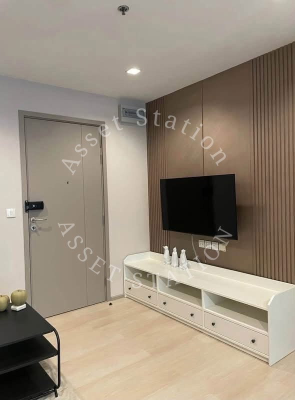 picture The Politan Rive | ð
Near MRT Saphan Phra Nangklao and Central Rattanathibet. - 4/9