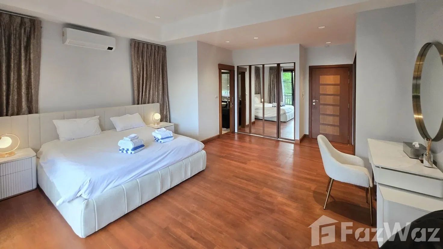 picture Spacious 5-Bedroom Villa on a Large Plot in Laguna 6763003 - 17/48