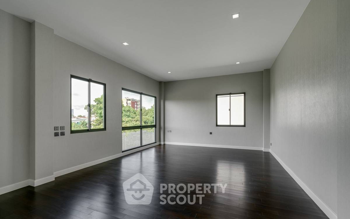 รูป บ้าน 4 ห้องนอน ขนาด 510 ตร.ม. ขายที่ Grand Bangkok Boulevard Sukhumvit – Srinakarin (ID 3298186) - รูปที่ 7/33