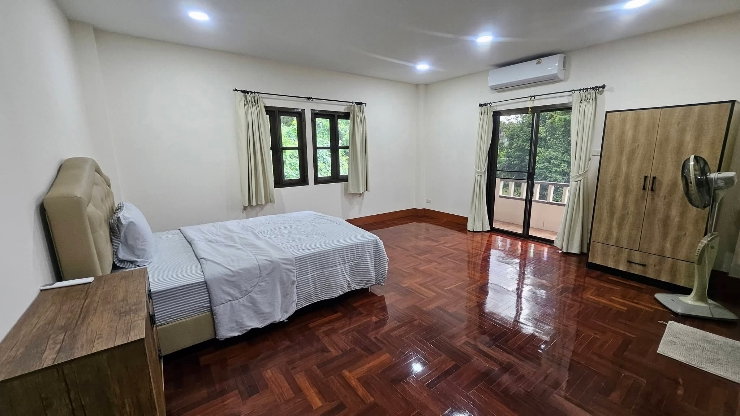 รูป 🏡 Spacious House Near Ruamchok Mall & Central Festival,NIS School. - รูปที่ 11/17