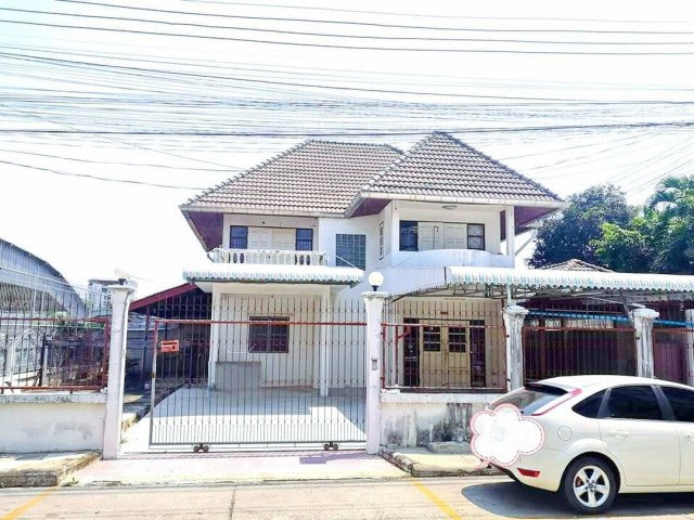 รูป เมืองนครปฐม ให้เช่าบ้านเดี่ยว 2 ชั้น 5 นอน ใกล้ม.ศิลปากร 1 กม. สำนักงานที่ดิน นครปฐม 850 ม.ลำพยา 2 น้ำที่ดิน 130 ตร.วา.โรงจอดรถมีหลังคา - รูปที่ 8/8