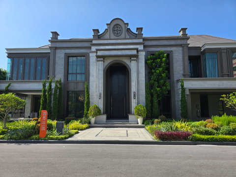 [บ้านในฝันพร้อมอยู่] แกรนด์ บางกอก บูเลอวาร์ด บรมราชชนนี คฤหาสน์ Vittoriano 834 ตร.ม. ที่ดิน 192.5 ตร.วา ทิศใต้ 75.7 ล้านบาท