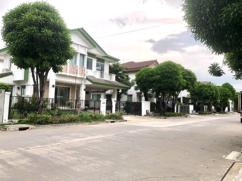 rent ให้เช่าบ้านเดี่ยว 2 ชั้น / 2-Storey Detached house หมู่บ้านมัณฑนา อ่อนนุช - วงแหวน 2 Manthana Onnut - Wongwaen 2 ค่าเช่า 50,000 บาท/เดือน
