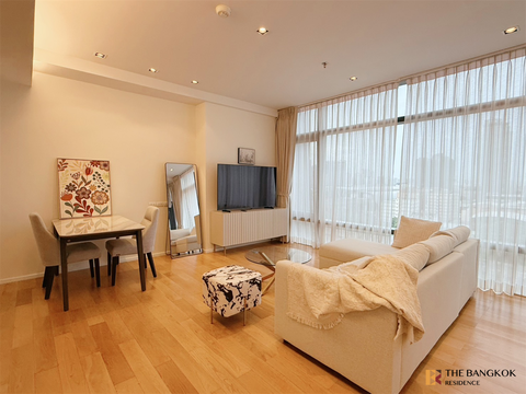 Circle Living Prototype  Cool Condo, Central City Location