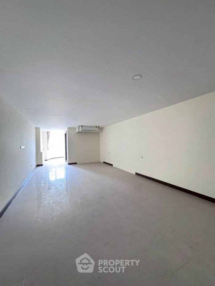 picture Great Value 1-BR At Hillside Condo 4 In Chiang Mai (ID 3001036) - 4/11
