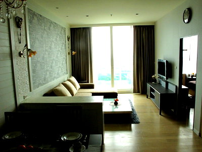 Condos for rent : Eight Thonglor Residence 1 bedroom, 1 bathroom, swimming pool, fitness, sauna, next to community mall, near BTS Thonglor.