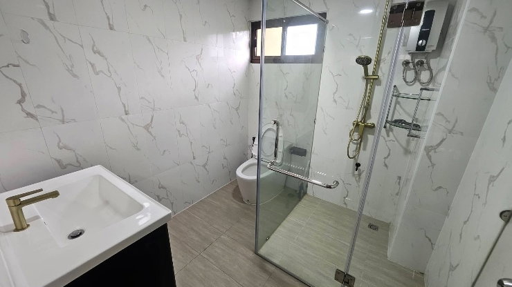 รูป 🏡 Spacious House Near Ruamchok Mall & Central Festival,NIS School. - รูปที่ 15/17