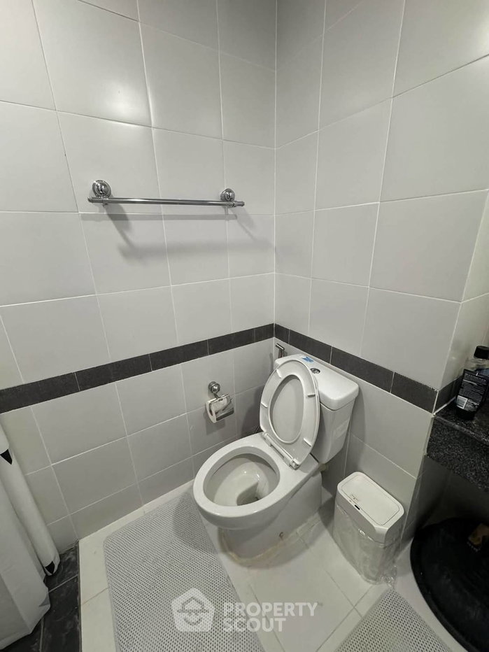 picture 1-BR Condo at A Space Asoke-Ratchada near MRT Phra Ram 9 (ID 3295248) - 16/20