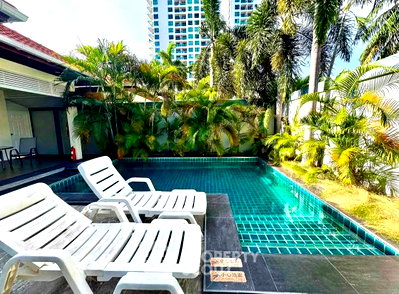 Houses for rent Chonburi : Pet-Friendly 1-BR Villa, 170 Sqm At Majestic Residence (ID 3298305)