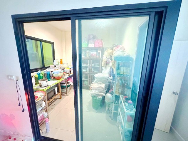 รูป 260909hskynog ให้เช่า ทาวน์เฮ้าส์ วงแหวน-รามอินทรา ถ.คู้บอน ทาวน์โฮม 2 ชั้นให้เช่า 4 นอน 2 น้ำ ใกล้ตลาดน้ำพระยาสุเรนทร์ 800 - รูปที่ 2/8