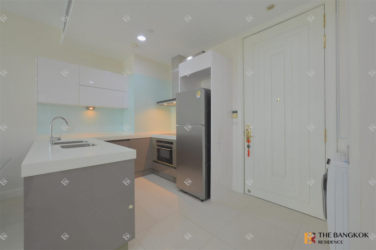 picture Luxury Condo Ready to Move-in at the Best Location Q Langsuan near BTS Ratchadamri - 2/10