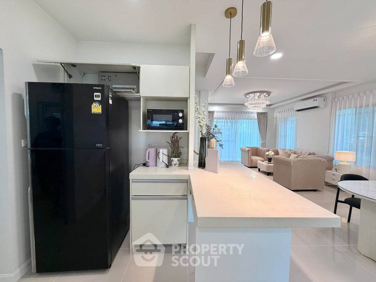 picture Spacious 4-BR House, Manthana Onnut-Wongwan 2, Prawet (ID 3296283) - 10/22