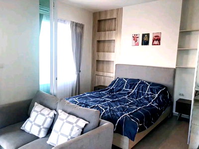 Condos for rent : Near MRT Huay Khwang, The Street Ratchada, Esplanade Ratchada, KIS International School, Triam Udom Suksa and highway