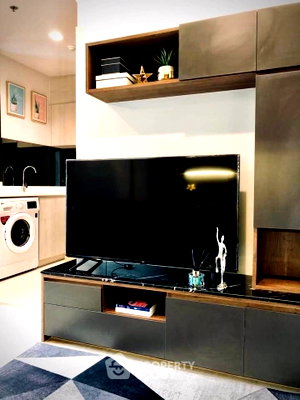 Condos for rent : 1-BR Condo at Life One Wireless near BTS Phloen Chit (ID 2445344)