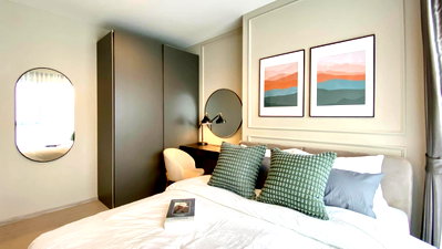 Condos for rent : PFD-09107 Condo for rent Life Asoke Hype : A beautifully decorated, vibrant modern-style room.