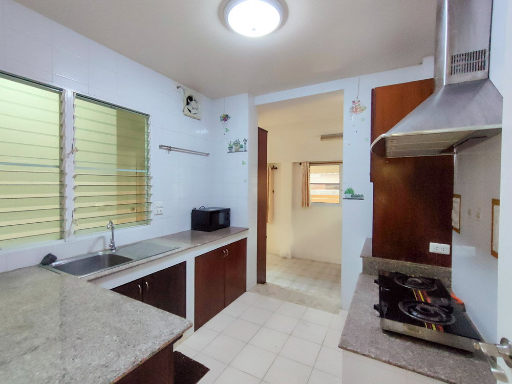 รูป บ้าน 2 ชั้นให้เช่า ติดป่าดอยสุเทพ วิวภูเขา | น้ำแพร่ หางดง เชียงใหม่ บ้านในโครงการหรู • ฟังก์ชันครบ • เฟอร์นิเจอร์ครบ • มีส่วนกลาง - รูปที่ 24/30