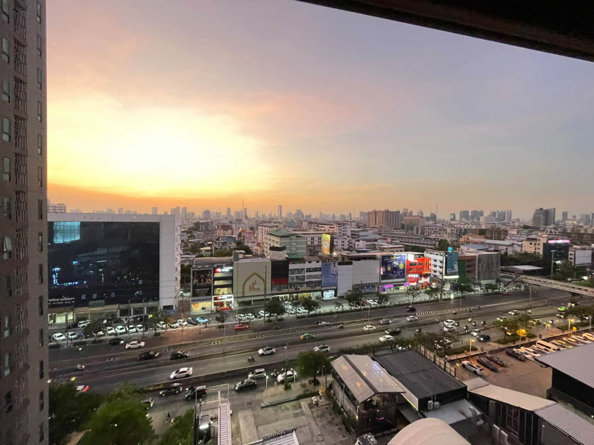 รูป 🟢ห้องสวย!! พร้อมเข้าอยู่!! 🟢เซ็นทริค รัชดา - ห้วยขวาง ✨1 ห้องนอน📍ติด MRT ห้วยขวาง สอบถาม📱ADD LINE @572aurac แอดมินตอบไว✨ - รูปที่ 3/7
