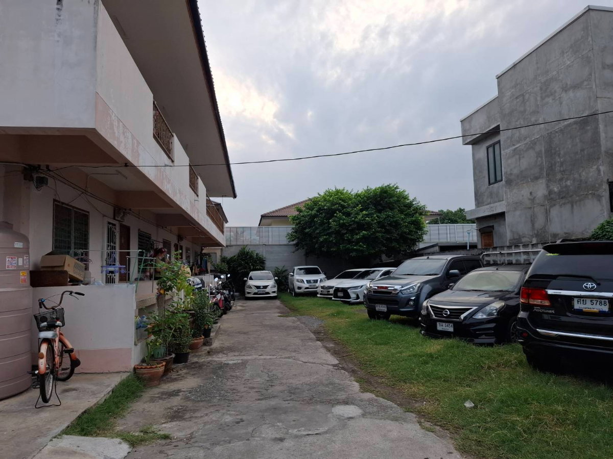 รูป หลังพันธุ์ทิพย์งามวงศ์วาน 600 ม. ที่ดิน 130 ตร.ว. ทำเลแบบนี้... หลุดมาราคานี้ได้ยังไง? - รูปที่ 5/7