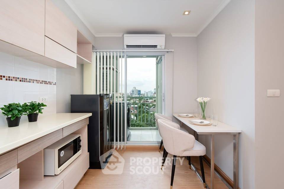 picture 1-BR Condo at Lumpini Place Ratchayothin near BTS Ratchayothin (ID 3301755) - 8/14