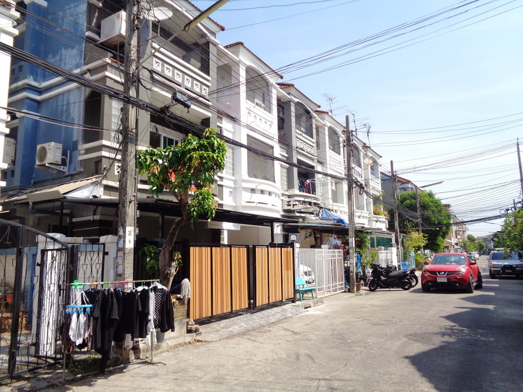 รูป 🚩 บ้านรีโนเวท ทาวน์โฮม 3 ชั้น หลังใหญ่ โครงการ เดอะ รีโน่ นวมินทร์ ติดห้างโลตัสนวมินทร์ - รูปที่ 4/40