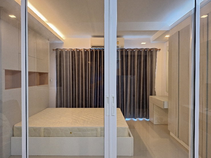 picture  *** Champs Elysees Avenue Ready to move in *** - 11/11