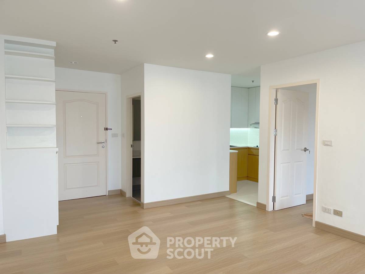 picture Spacious 1-BR 69 Sqm At The Executive Regent, Chong Nonsi (ID 3297543) - 5/15