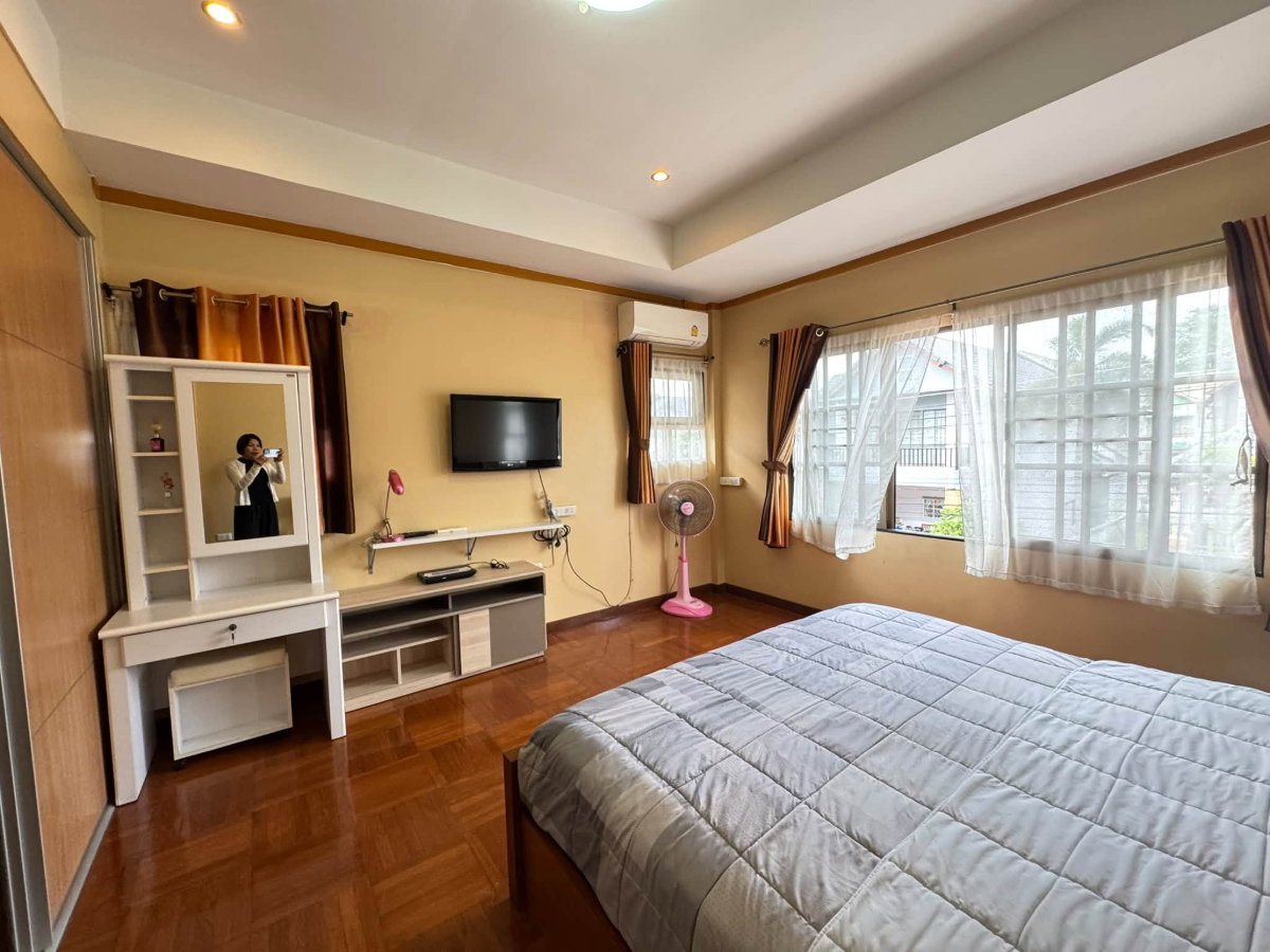 รูป ให้เช่าบ้านเดี่ยวหลังใหญ่ ม.คันทรีโฮม1 ใกล้ J park ศรีราชา - รูปที่ 3/20