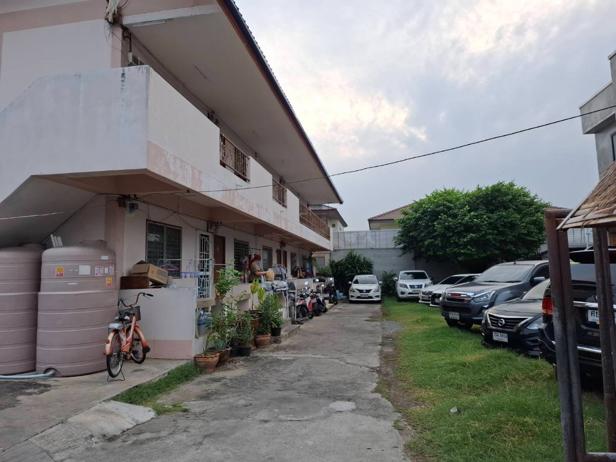 รูป หลังพันธุ์ทิพย์งามวงศ์วาน 600 ม. ที่ดิน 130 ตร.ว. ทำเลแบบนี้... หลุดมาราคานี้ได้ยังไง? - รูปที่ 4/7