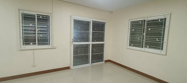 รูป บ้านเดี่ยวคลองสาม เนื้อที่กว้างขวาง ทำเลดี - รูปที่ 4/25
