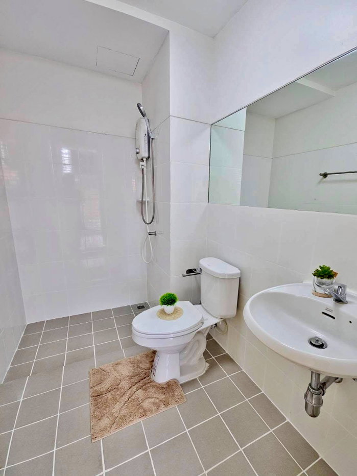 picture For Sell Nice Renovate room ready to move in - 11/13