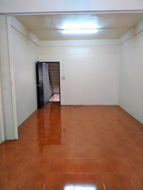 รูป ขาย ให้เช่า อาคารพาณิชย์ ทำเลดี ทำเลค้าขาย 2 ชั้นครึ่ง มีดาดฟ้า ขายตึกแถว ติดถนนใหญ่ ติดถนนสุขสวัสดิ์ ปากซอยสุขสวัสดิ์ 84 ติดโรงงาน ราคาถูก ขายด่วน - รูปที่ 8/9