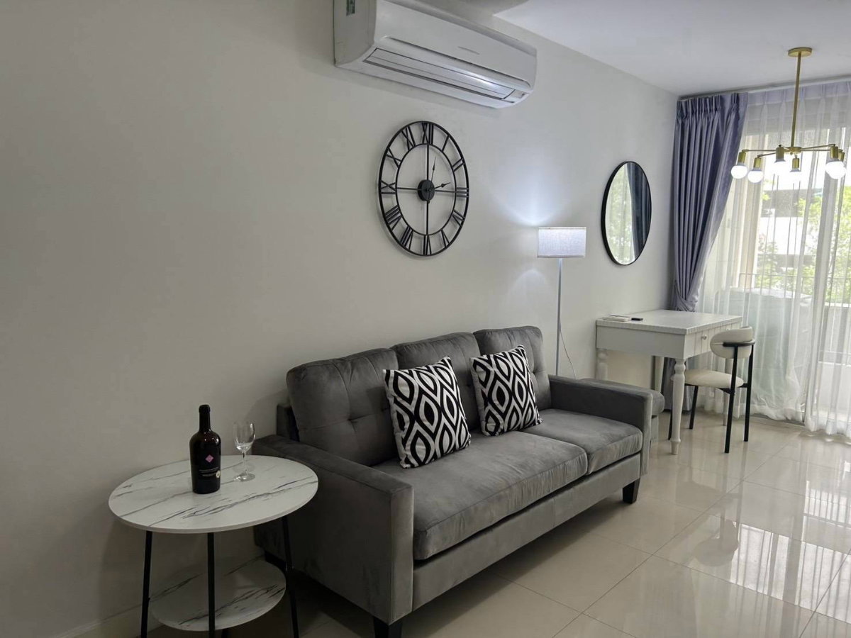 picture Shock price for rent at The Clover Thonglor - 2/9