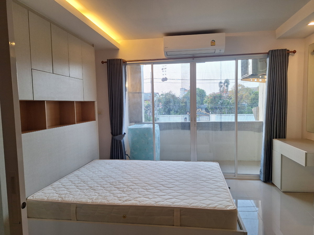 picture  *** Champs Elysees Avenue Ready to move in *** - 1/11