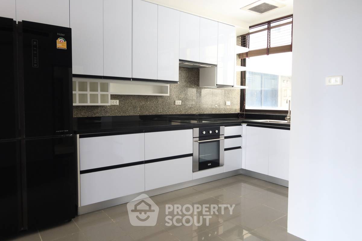 รูป คอนโด 3 ห้องนอน ขนาด 315 ตารางเมตร Ruamsuk Condominium ใกล้ BTS ทองหล่อ (ID 3292921) - รูปที่ 3/5