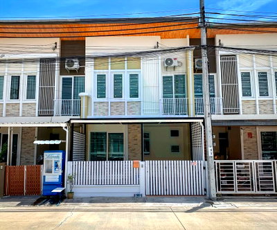 Townhouses for sale Samut Prakarn : 📌 For Sell Town house GOLDEN TOWN SRINAKARIN-SUKHUMVIT 2-story 4 bedroom 2 bathroom