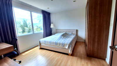 Condos for sale : Green Lake Condo Sriracha for Sale 49 Sq.M.
