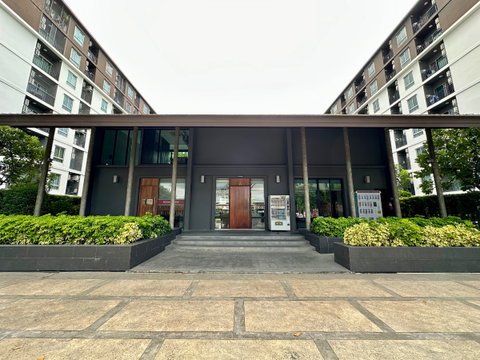 Urgent Sale! The Parkland Condo