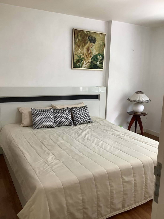 picture Shock price for rent at The Clover thonglor - 2/12