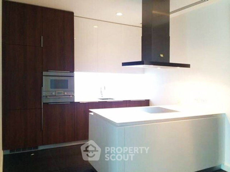 คอนโดให้เช่า : คอนโด 2-ห้องนอน ที่ 185 ราชดำริ ใกล้ BTS ราชดำริ (ID 2488109)