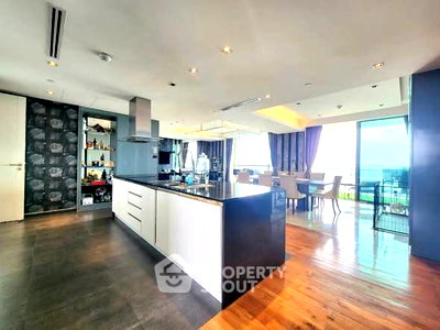 ขายคอนโด : ขายคอนโด 3 ห้องนอน ชั้น 36 ขนาด 243 ตร.ม. The Pano Rama 3 (ID 3302307)